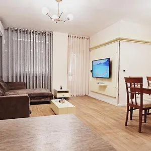 Discover From Our 3-room With Free Parking-komuna E Parisit , Tirana Albanië